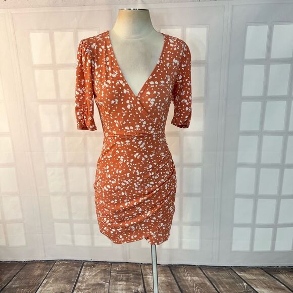 All in Favor Dresses & Skirts - 🔥🔥5 for $25🔥🔥 All in Favor Mauve Surplice Neck Bodycon Short Sleeve Mini Dress